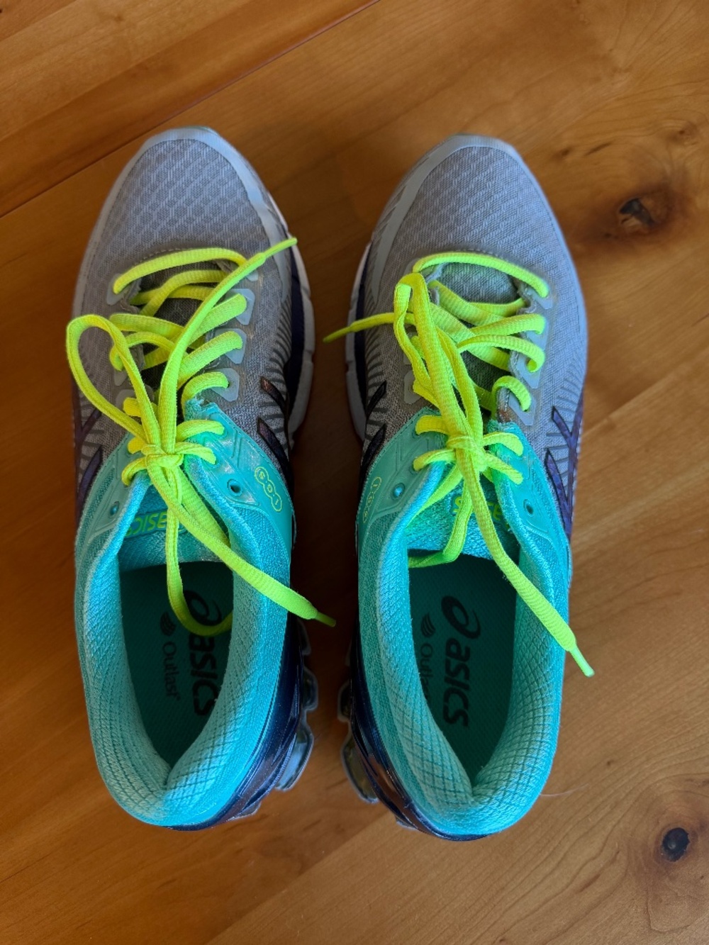 Asics Women's Gel-Kinsei 6 Running Shoes, size 9 1/2 (41.5 EU)